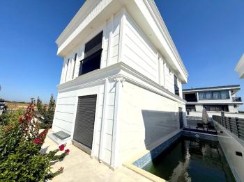 Didim'de Eşyalı Saunalı Hamamlı Eşyalı Satılık Villa