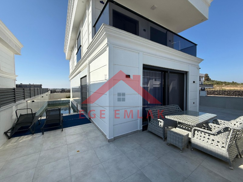 Didim'de Eşyalı Saunalı Hamamlı Eşyalı Satılık Villa