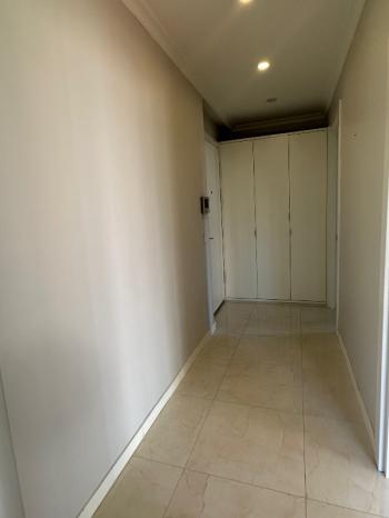 FENERBAHÇE SAHİL TARAFINDA PARKA BAKAN BİNADA 3+1 KİRALIK DAİRE