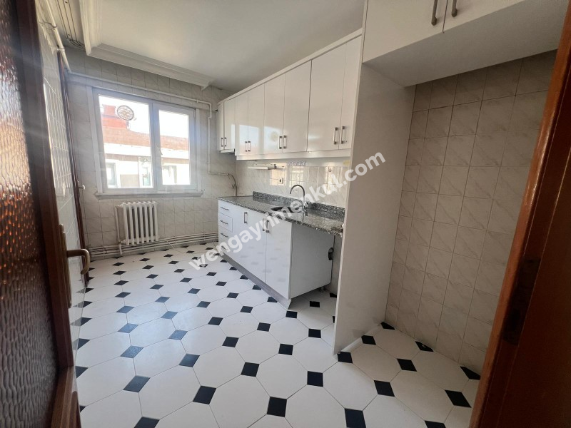 ATAŞEHİR BAKKALKÖY DE 3+1 KİRALIK DAİRE 