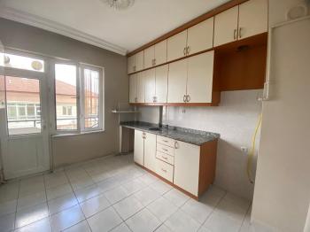 GÜVENAY - ÇORUM KARAKEÇİLİ FATİH CADDESİ ÜZERİ GENİŞ KİRALIK 3+1 DAİRE