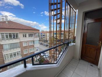 GÜVENAY - ÇORUM KARAKEÇİLİ FATİH CADDESİ ÜZERİ GENİŞ KİRALIK 3+1 DAİRE