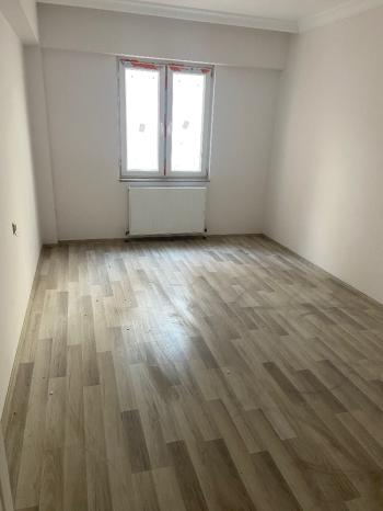 GÜVENAY - ÇORUM KALE MAHALLESİ LOZAN EVLER ARKASI SATILIK DAİRE