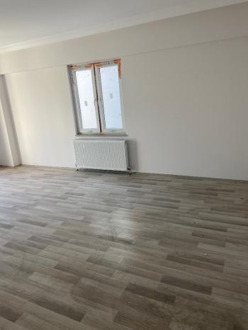 GÜVENAY - ÇORUM KALE MAHALLESİ LOZAN EVLER ARKASI SATILIK DAİRE