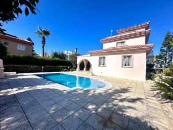 Kıbrıs Girne Karaoğlanoğlu Bölgesinde Kiralık 3+1 Havuzlu Villa