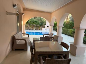 Kıbrıs Girne Karaoğlanoğlu Bölgesinde Kiralık 3+1 Havuzlu Villa