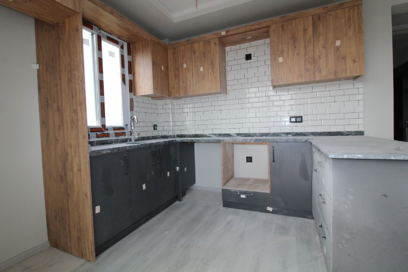 ASLAN'DAN DOĞA VE DENİZ MANZARALI GENİŞ METRAJLI SIFIR 2+1