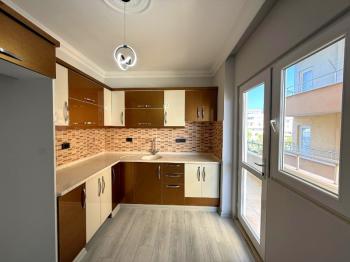 Didim Merkezde Ayrı Mutfaklı 2+1 Ara Kat Daire