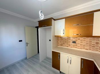 Didim Merkezde Ayrı Mutfaklı 2+1 Ara Kat Daire