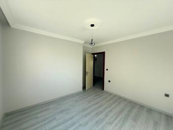 Didim Merkezde Ayrı Mutfaklı 2+1 Ara Kat Daire