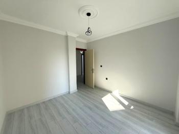 Didim Merkezde Ayrı Mutfaklı 2+1 Ara Kat Daire