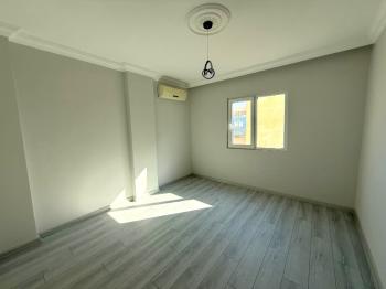 Didim Merkezde Ayrı Mutfaklı 2+1 Ara Kat Daire