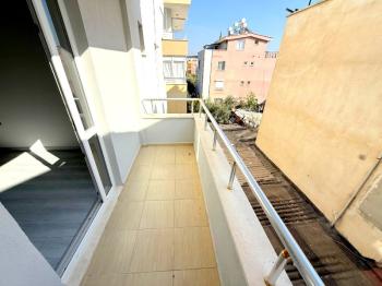 Didim Merkezde Ayrı Mutfaklı 2+1 Ara Kat Daire