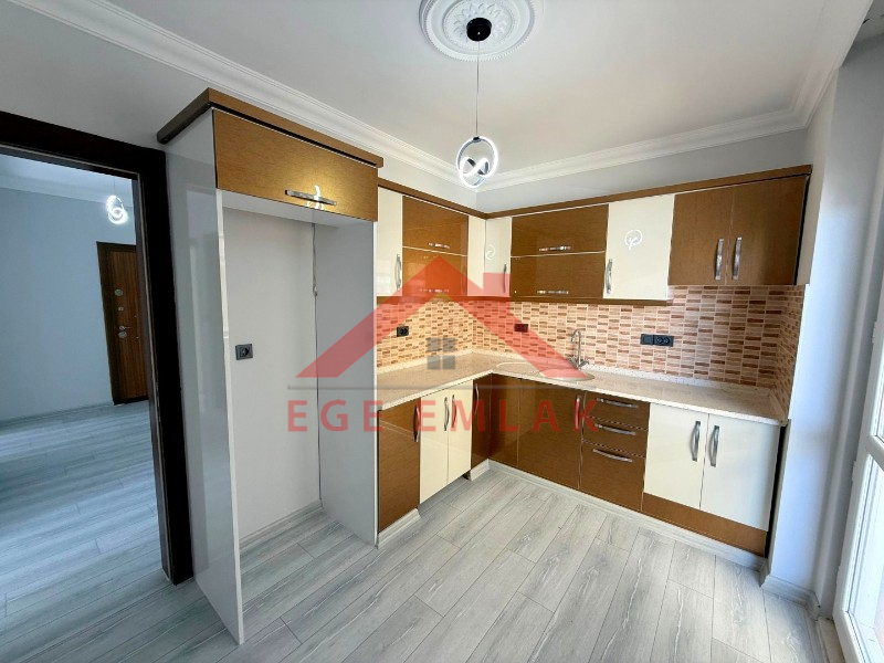 Didim Merkezde Ayrı Mutfaklı 2+1 Ara Kat Daire