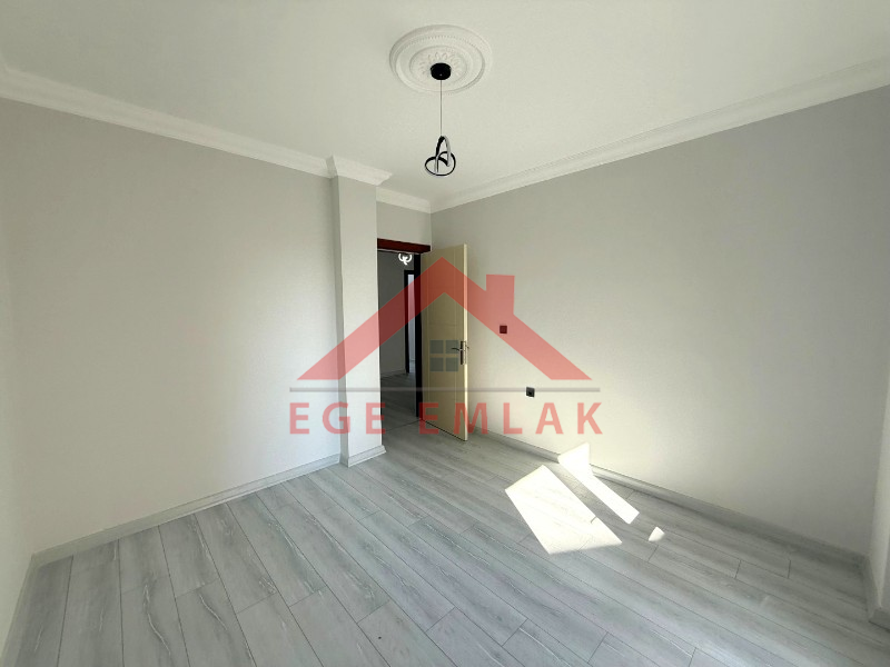 Didim Merkezde Ayrı Mutfaklı 2+1 Ara Kat Daire