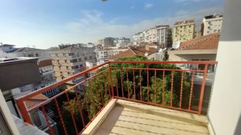 Bornova Süvari cad. satılık 2+1 geniş daire