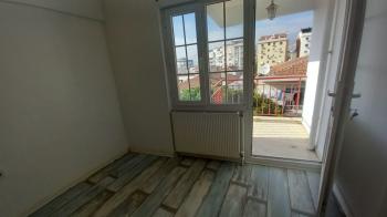 Bornova Süvari cad. satılık 2+1 geniş daire