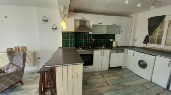 Bornova Süvari cad. satılık 2+1 geniş daire