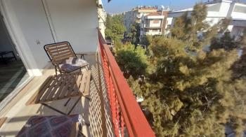 Bornova Süvari cad. satılık 2+1 geniş daire