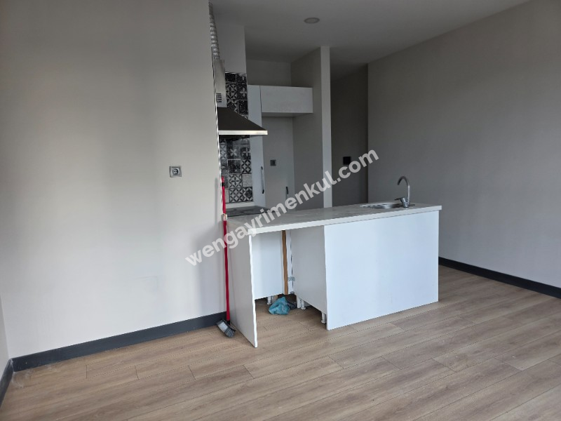 METROBÜSE YÜRÜME 2+1 REZİDANS DAİRE!