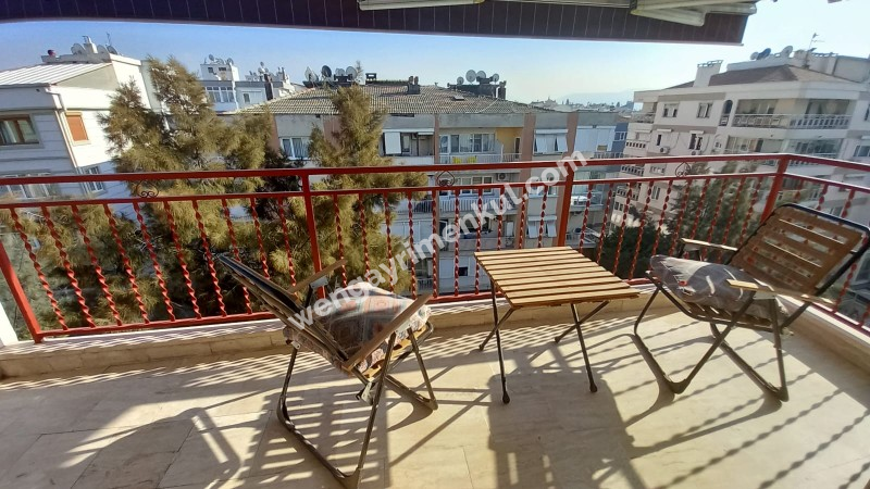 Bornova Süvari cad. satılık 2+1 geniş daire