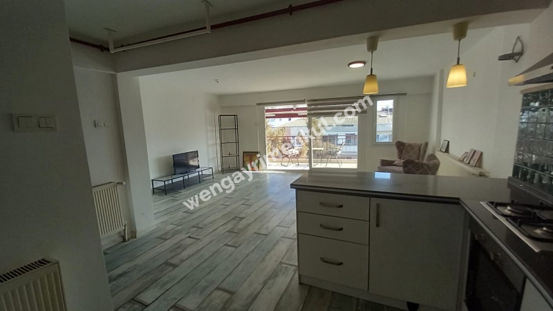 Bornova Süvari cad. satılık 2+1 geniş daire