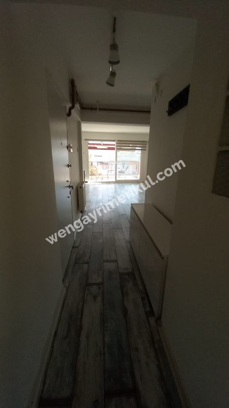 Bornova Süvari cad. satılık 2+1 geniş daire