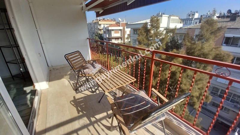 Bornova Süvari cad. satılık 2+1 geniş daire