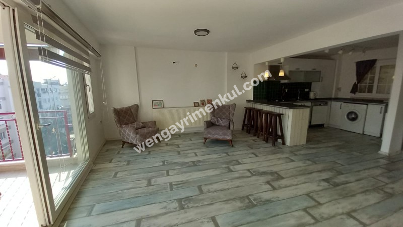 Bornova Süvari cad. satılık 2+1 geniş daire