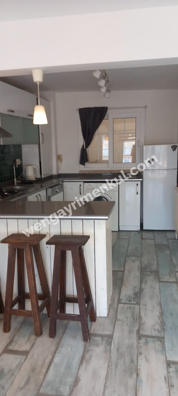 Bornova Süvari cad. satılık 2+1 geniş daire