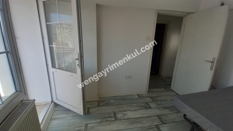 Bornova Süvari cad. satılık 2+1 geniş daire