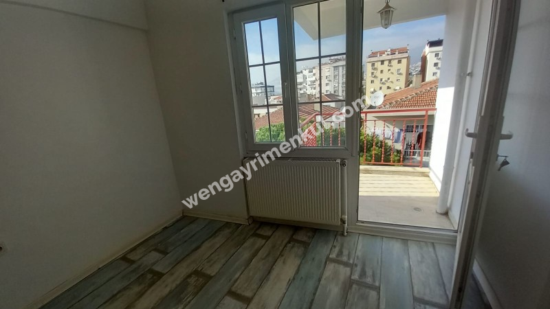 Bornova Süvari cad. satılık 2+1 geniş daire