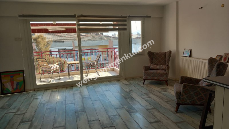 Bornova Süvari cad. satılık 2+1 geniş daire