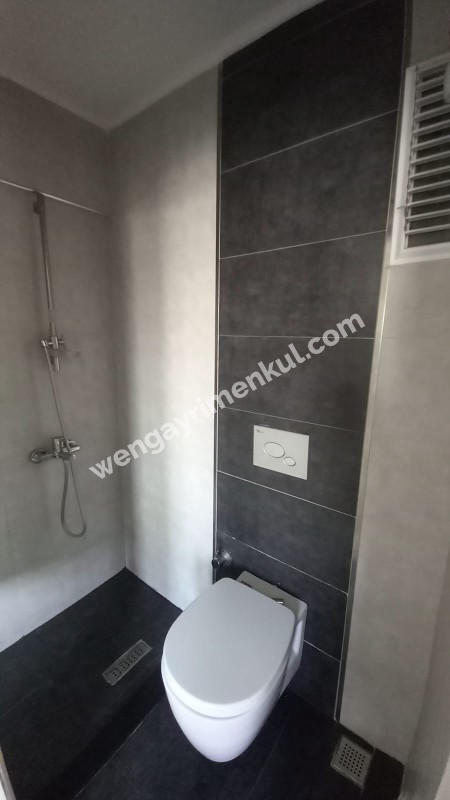 Bornova Süvari cad. satılık 2+1 geniş daire