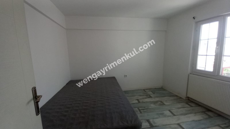 Bornova Süvari cad. satılık 2+1 geniş daire