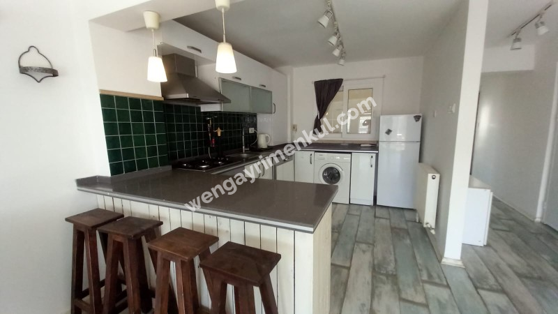 Bornova Süvari cad. satılık 2+1 geniş daire