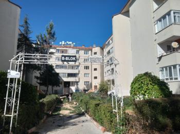 GÜVENAY - ÇORUM KALE MAHALLESİ LOZANEVLER SİTESİ SATILIK DAİRE