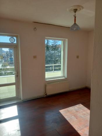 GÜVENAY - ÇORUM GÜLABİBEY BEYTEPE CAMİİ CİVARI 2+1 KİRALIK DAİRE