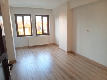 GÜVENAY - ÇORUM ULUKAVAK  FATİH CADDESİ ÜZERİ 3+1 KİRALIK DAİRE