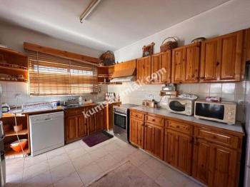 KÖŞKLÜÇİFTLİK'TE TİCARİ İZİNLİ SATILIK DAİRE