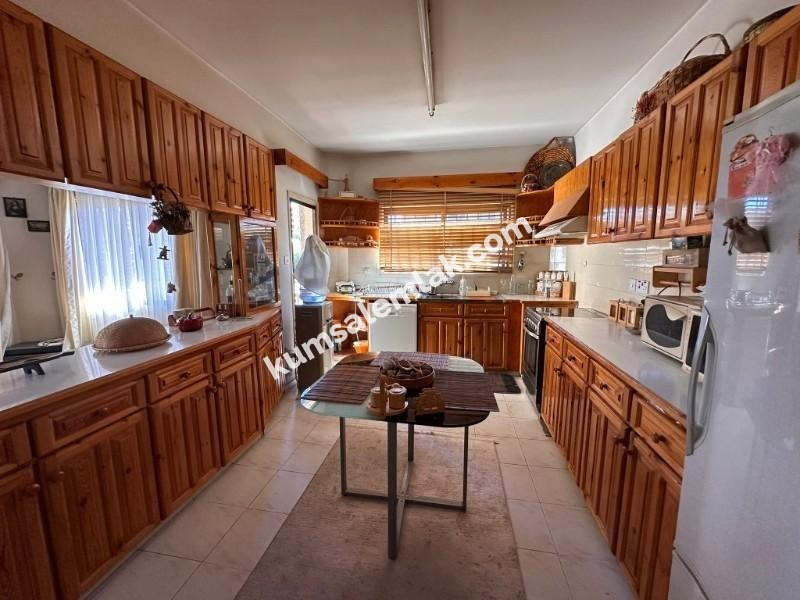 KÖŞKLÜÇİFTLİK'TE TİCARİ İZİNLİ SATILIK DAİRE