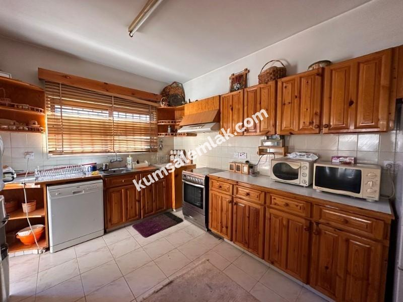 KÖŞKLÜÇİFTLİK'TE TİCARİ İZİNLİ SATILIK DAİRE