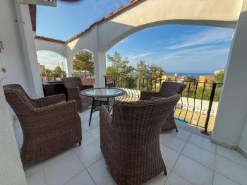 Girne Edremit  Kiralık  2+2 Villa 