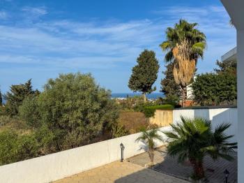 Girne Edremit  Kiralık  2+2 Villa 