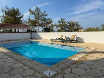 Girne Edremit  Kiralık  2+2 Villa 