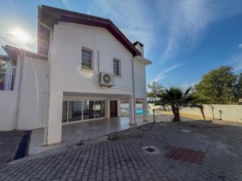 Girne Edremit  Kiralık  2+2 Villa 