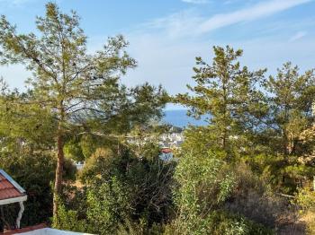Girne Edremit  Kiralık  2+2 Villa 