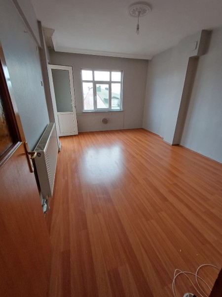 Yeşilpınar'da Metro'ya 5 Dk 90 m2 Balkonlu Kiralık Daire