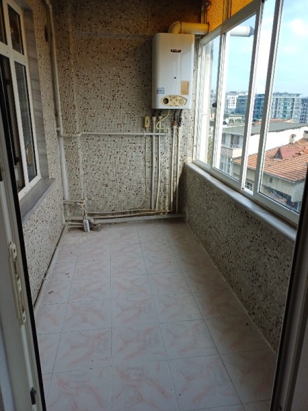 Yeşilpınar'da Metro'ya 5 Dk 90 m2 Balkonlu Kiralık Daire