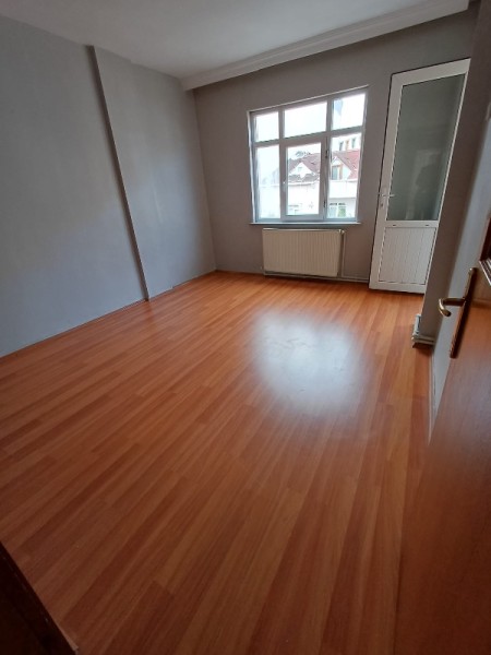 Yeşilpınar'da Metro'ya 5 Dk 90 m2 Balkonlu Kiralık Daire